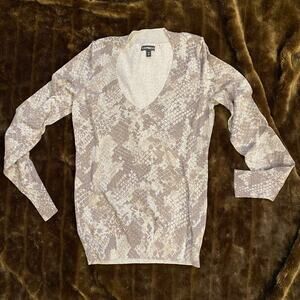 FLAWLESS Express S Silver Sparkle Animal Print Low V Knit Sweater Top